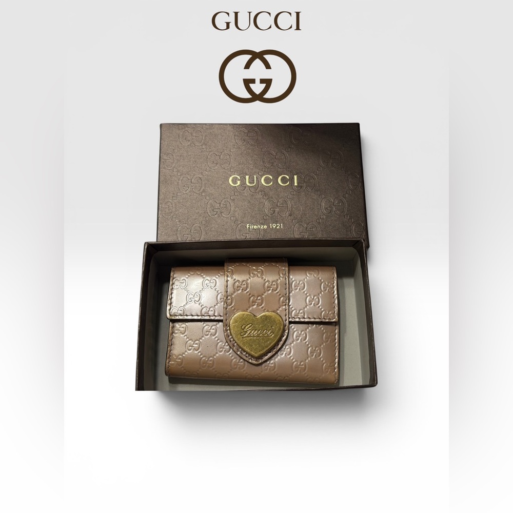 Gucci Rose Gold Metallic Guccissima Leather Heart 6-Ring Key Case with Box!